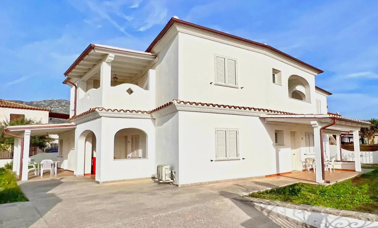 Residence In Orosei Apartments With Air Conditioning And Private Outdoor Area Apartmanhotel